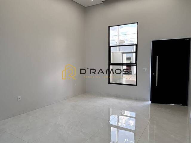 #61 - Casa para Venda em Tangará da Serra - MT - 2