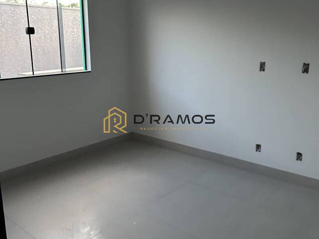 #75 - Casa para Venda em Tangará da Serra - MT