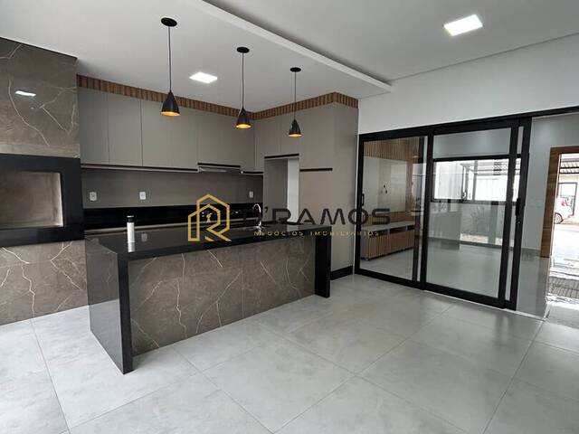 #79 - Casa para Venda em Tangará da Serra - MT - 2